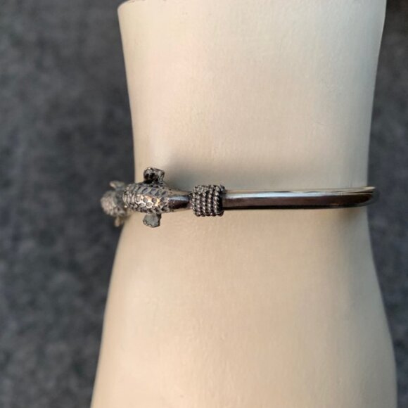 Vintage Sterling Silver .925 Engraved Dolphins Bracelet Cuff - Picture 3 of 9